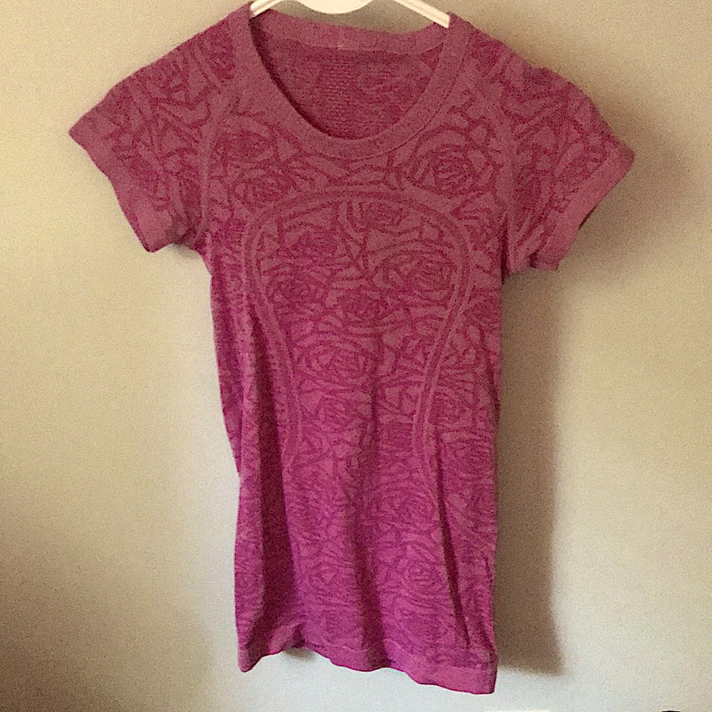 Lululemon Swiftly Tech short sleeve size 2